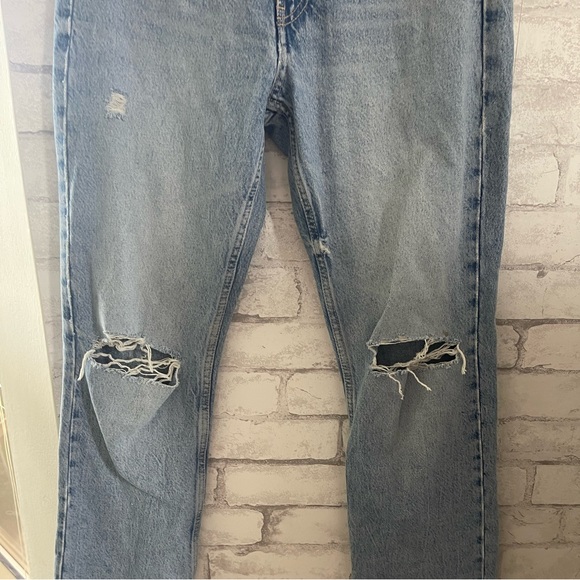 Zara High Rise Jeans Ripped - Picture 3 of 8
